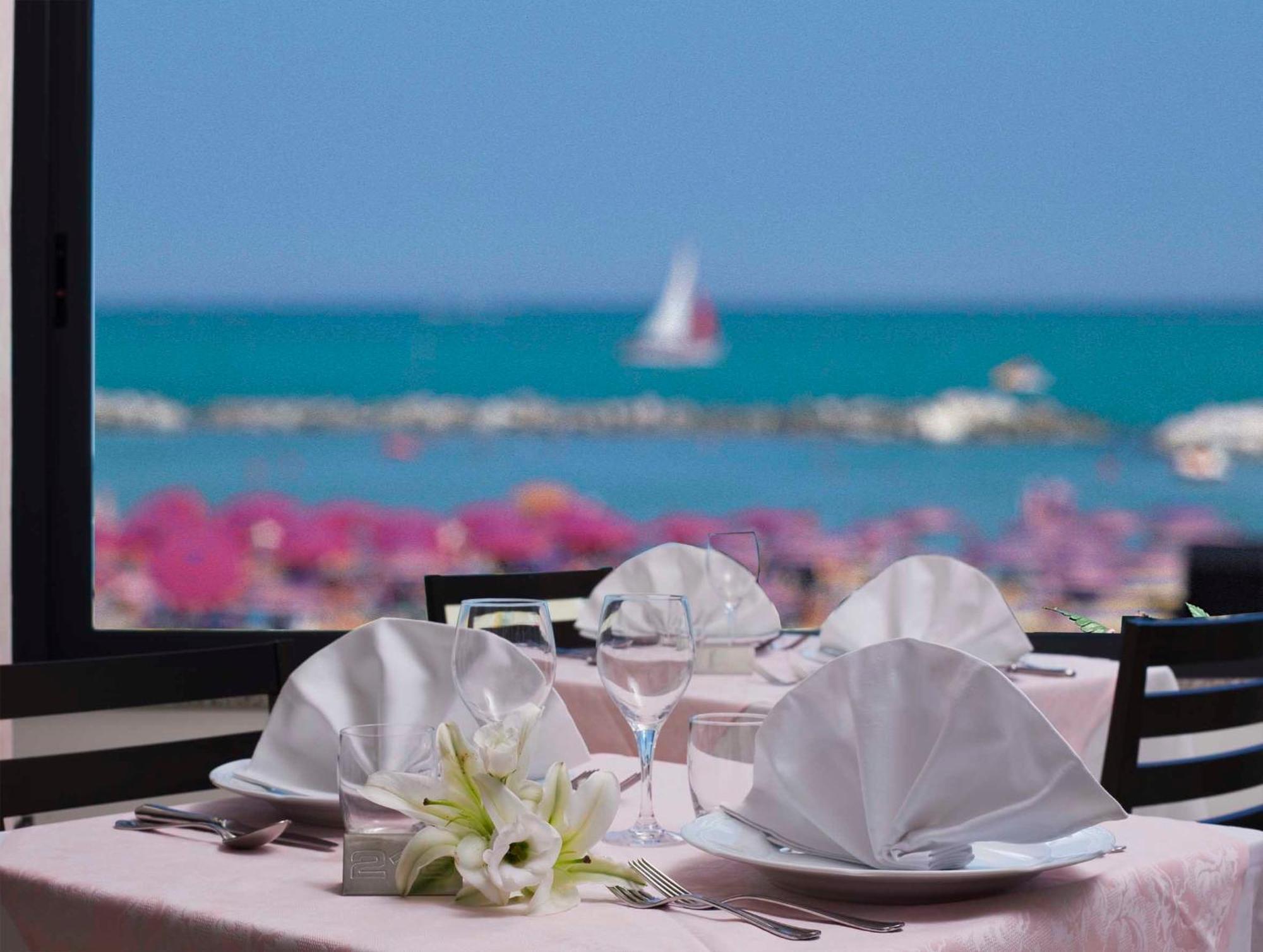 Hotel Napoleon Gabicce Mare Exterior foto